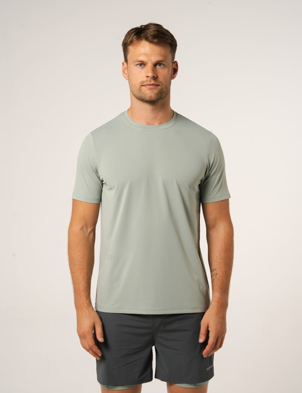 AR PERFORMANCE T-SHIRT - ICEBERG