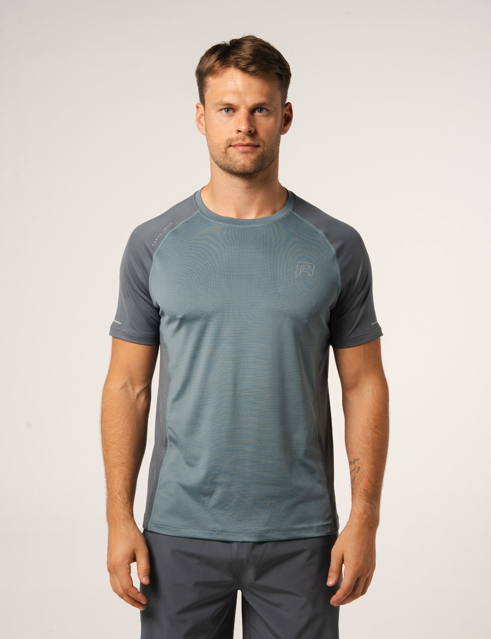 CURVE T-SHIRT - TIDE / TURBULENCE