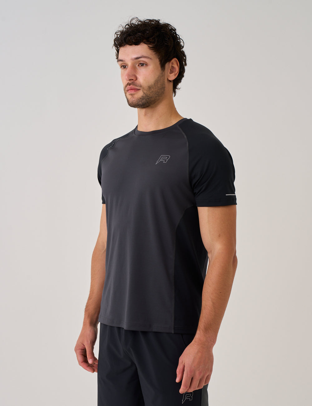 CURVE T-SHIRT - BLACK / BLACK SAND