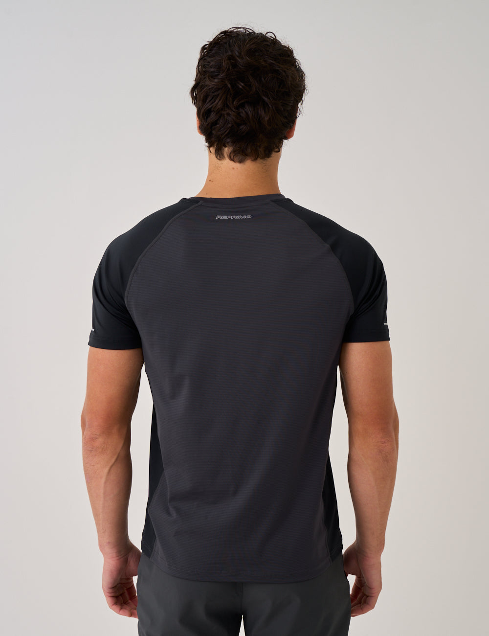 CURVE T-SHIRT - BLACK / BLACK SAND-3