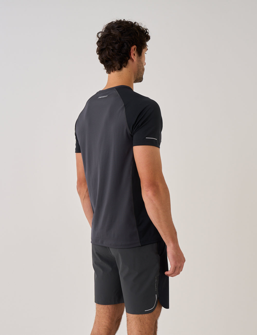 CURVE T-SHIRT - BLACK / BLACK SAND-4