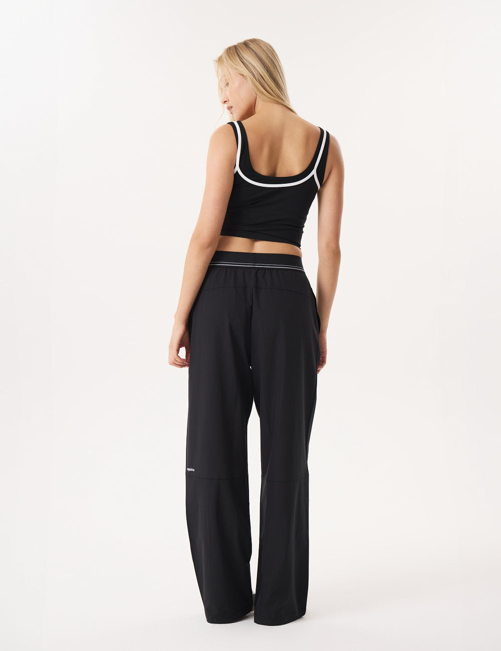 CONTOUR LAYER TANK TOP - BLACK-2